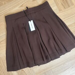 Aritzia Babaton brown chocolate pleated skirt with original tag